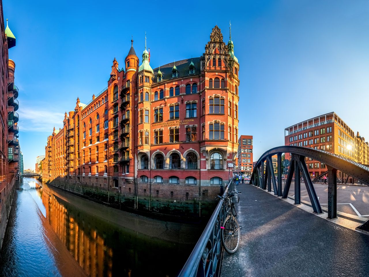 RS52641 AdobeStock 324367528