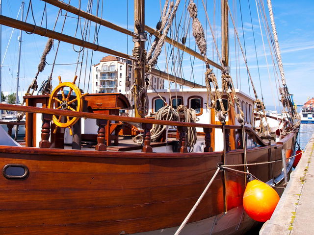 Shutterstock 54725197 Wismar Hafen